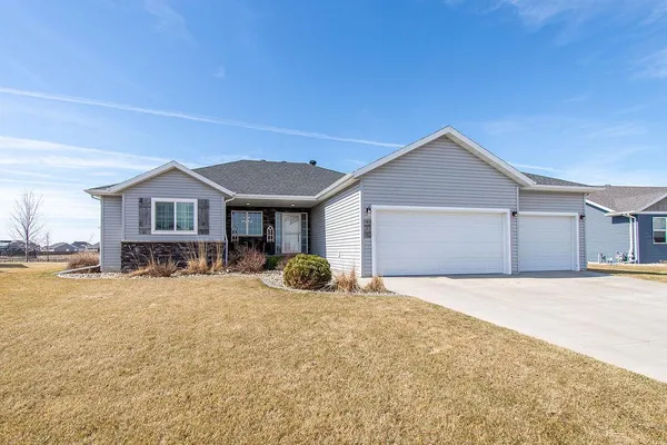 $584,900 | 713 48th Avenue West, West Fargo, ND 58078