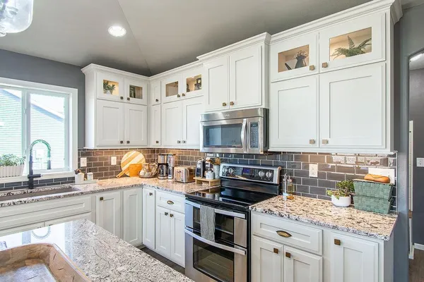 $584,900 | 713 48th Avenue West, West Fargo, ND 58078
