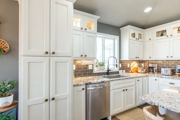$584,900 | 713 48th Avenue West, West Fargo, ND 58078
