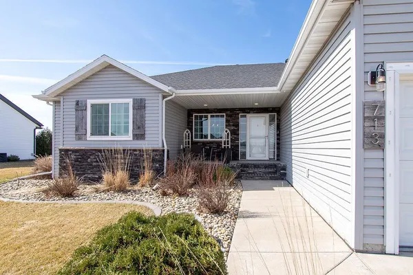 $584,900 | 713 48th Avenue West, West Fargo, ND 58078