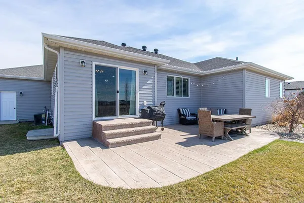 $584,900 | 713 48th Avenue West, West Fargo, ND 58078