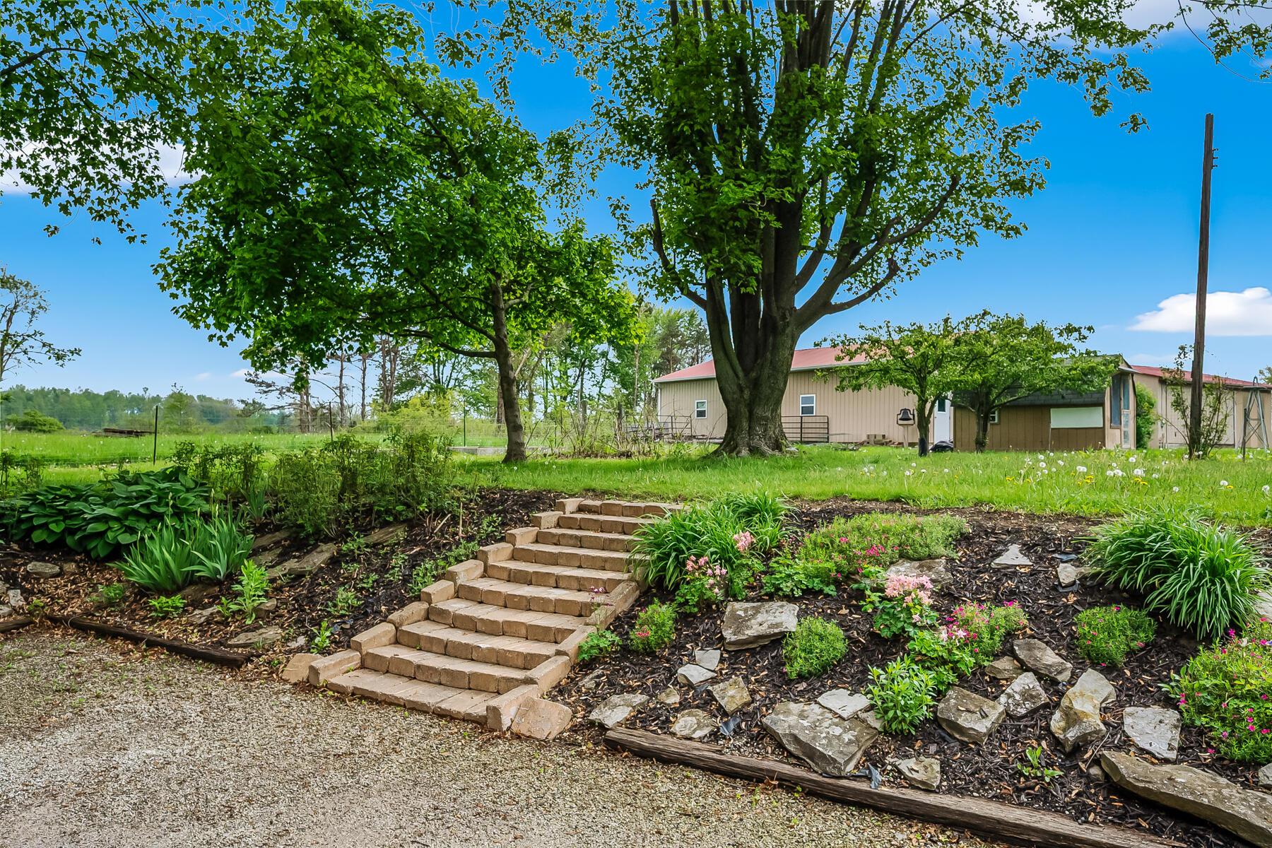 13535 Vans Valley Road Galena, OH 43021 - Photo 46 of 87 Driveway entry