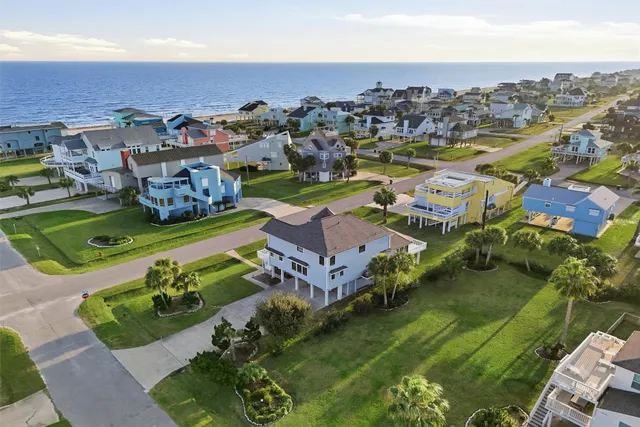 a view of a parking space