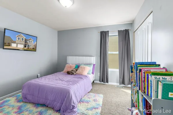 $329,900 | 607 Nantucket Drive, Lansing, MI 48906