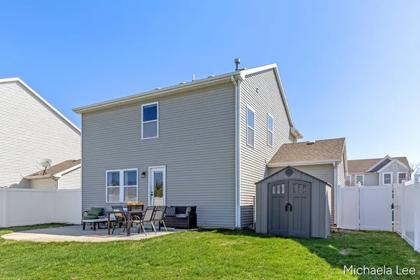 $329,900 | 607 Nantucket Drive, Lansing, MI 48906