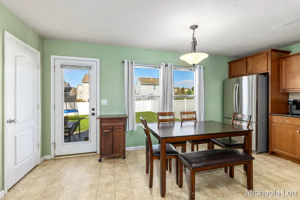 $329,900 | 607 Nantucket Drive, Lansing, MI 48906