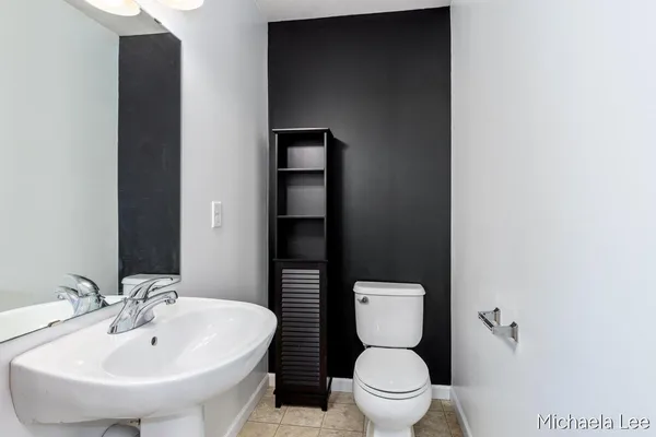 $329,900 | 607 Nantucket Drive, Lansing, MI 48906