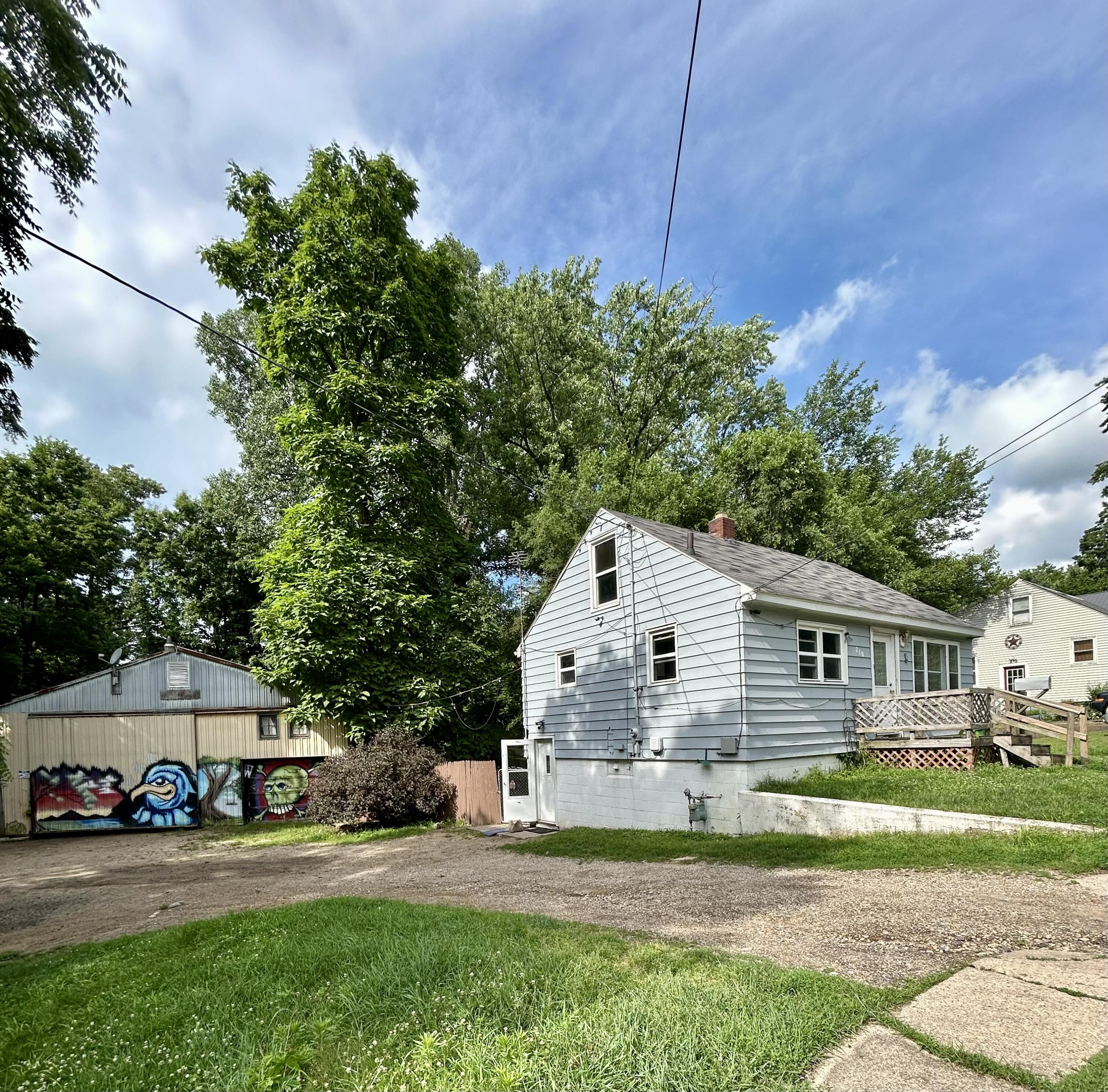 210 5th Avenue Three Rivers, MI 49093 - Photo 3 of 31 IMG_1345
