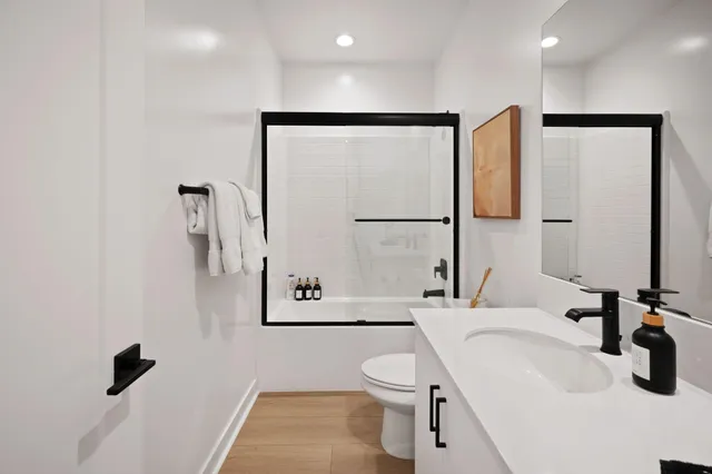 $949,000 | 80378 Whisper Rock Way, La Quinta, CA 92253