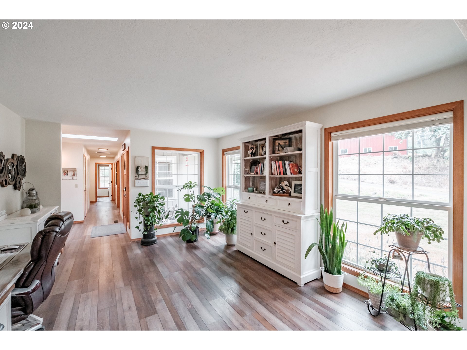 40166 Gates School Road Gates, OR 97346 - Photo 19 of 47 a room with furniture and a wooden floor