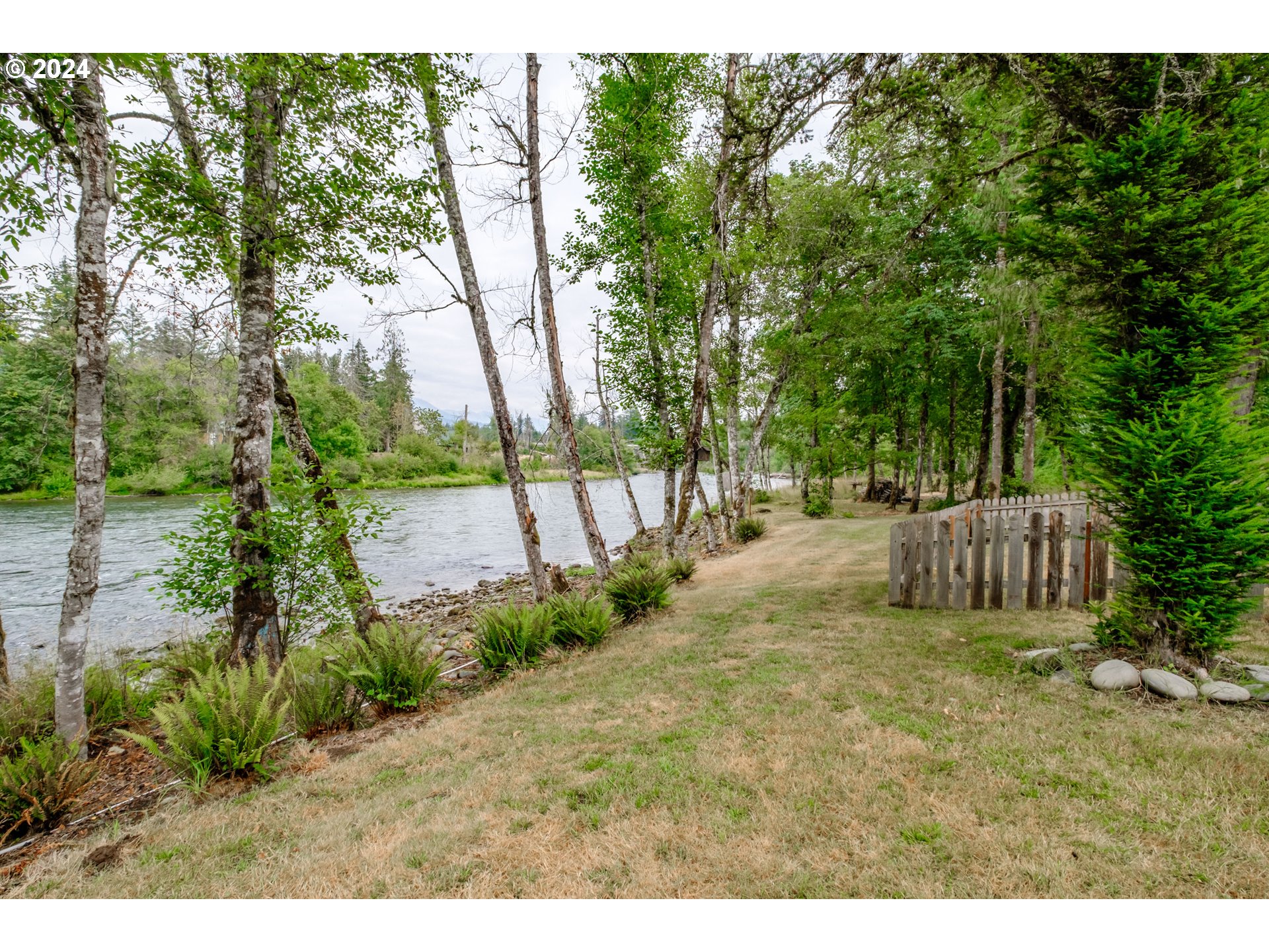 40166 Gates School Road Gates, OR 97346 - Photo 40 of 47 a view of a backyard