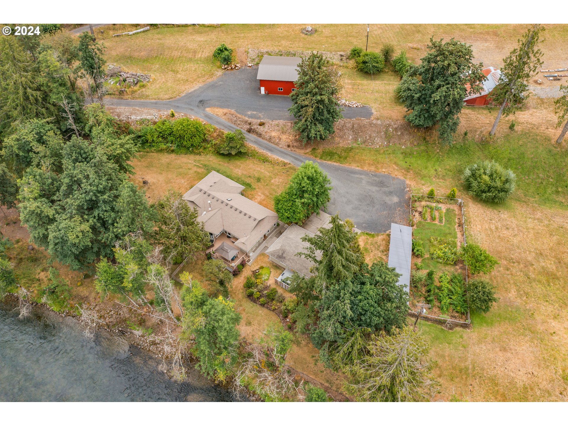 40166 Gates School Road Gates, OR 97346 - Photo 4 of 47 a view of a city