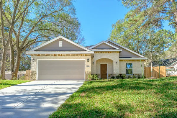 $300,000 | 900 Old Madisonville Road, Huntsville, TX 77320