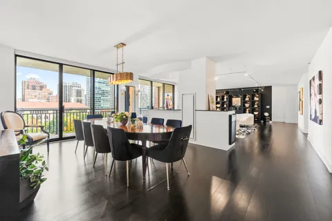 $1,685,000 | 55 West Delaware Place, Unit 1011, Chicago, IL 60610