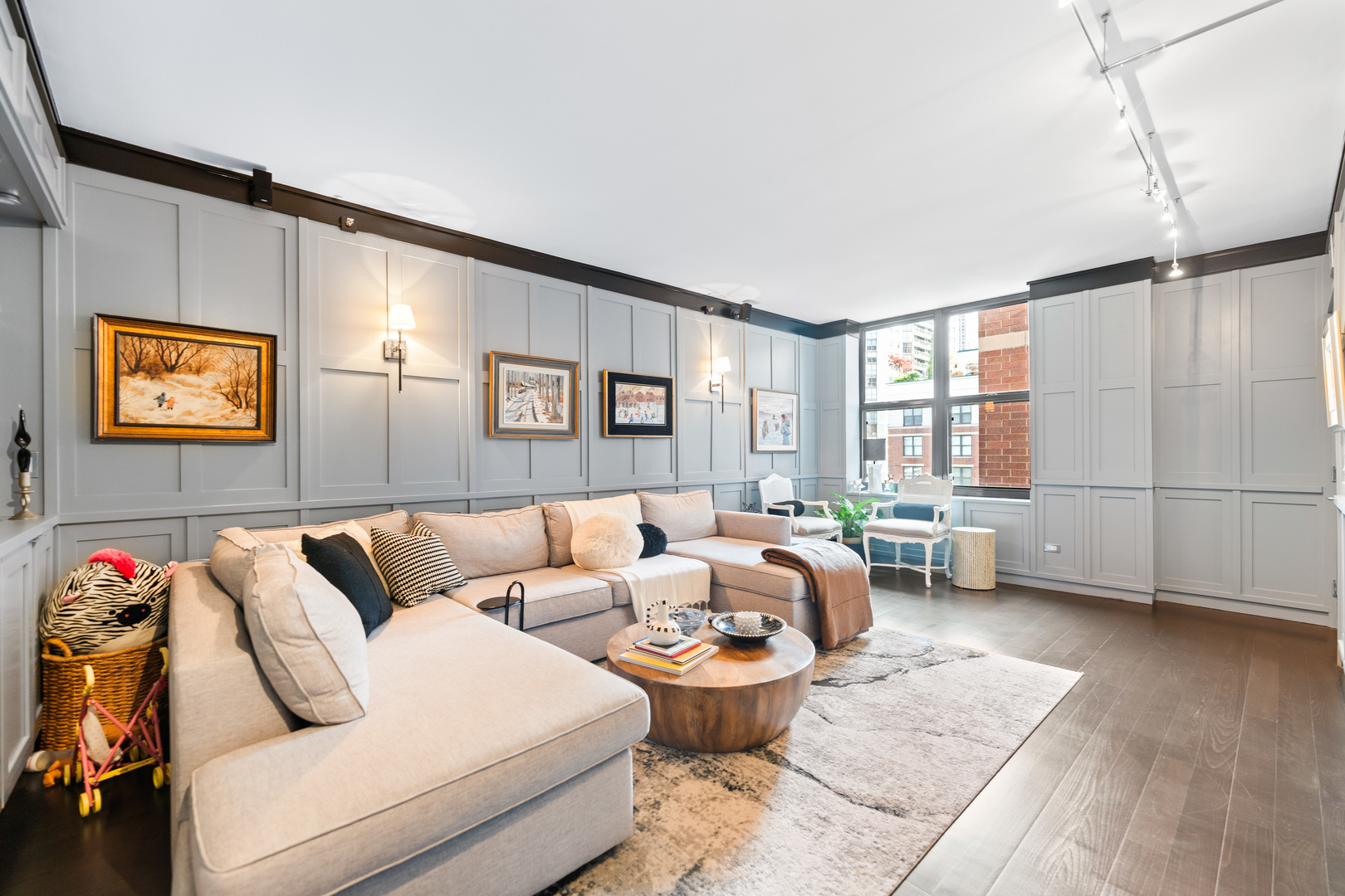 55 West Delaware Place, Unit 1011 Chicago, IL 60610 - Photo 35 of 50 a living room with furniture and a window