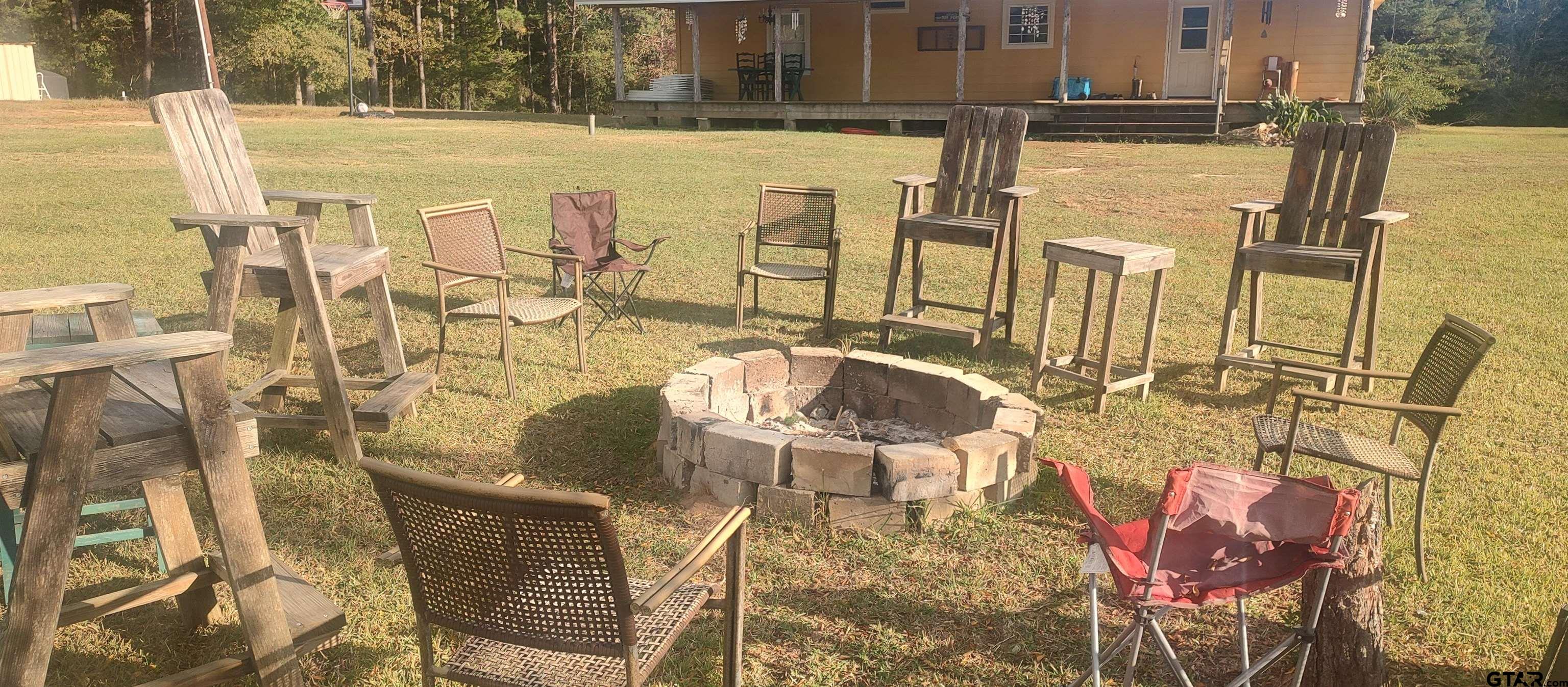 1271 County Road 3685 Joaquin, TX 75954 - Photo 26 of 46 a view of balcony and patio