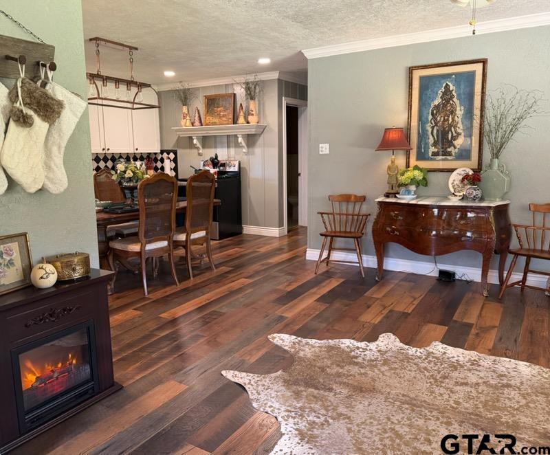 1271 County Road 3685 Joaquin, TX 75954 - Photo 9 of 46 a living room with furniture and wooden floor