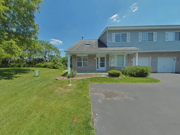 $2,100 | 3524 Willowview Court, Aurora, IL 60504