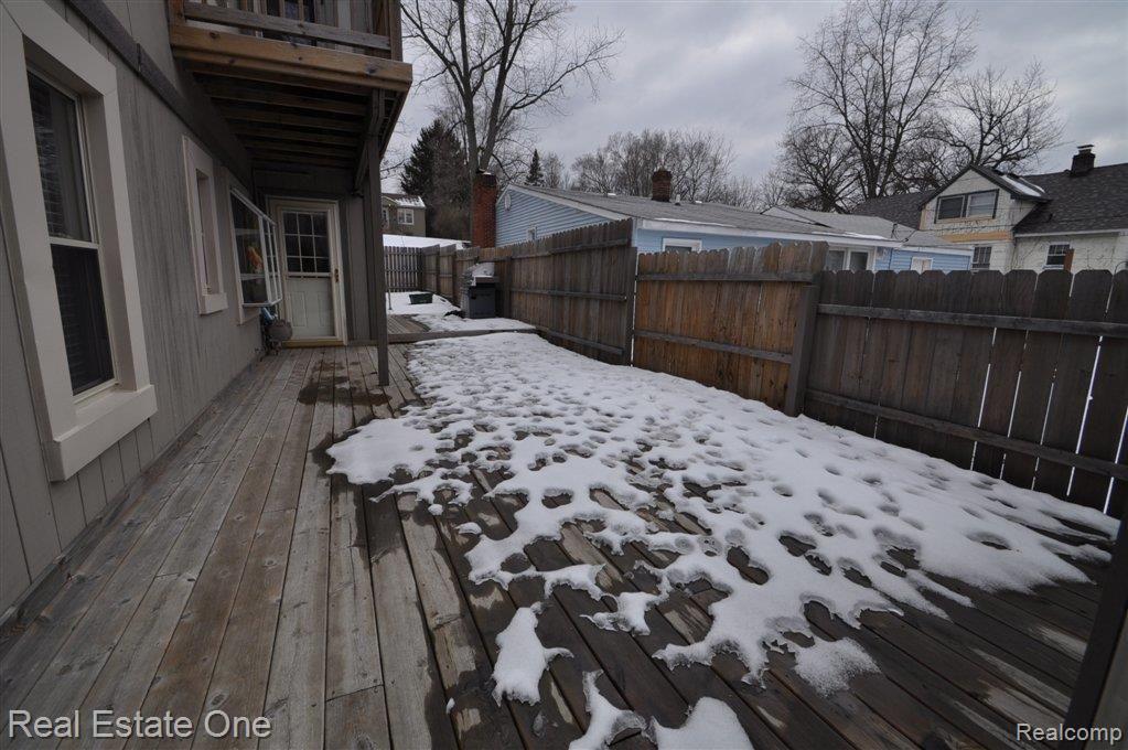 155 Lysander Street Rochester, MI 48307 - Photo 20 of 22 2nd Deck off Kitchen/Laundry