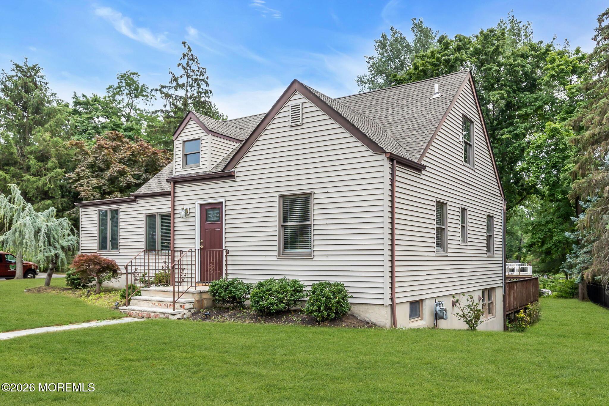 89 Oak Hill Road Middletown, NJ 07701 - Photo 4 of 62 2-web-or-mls-3F1A2763-1b