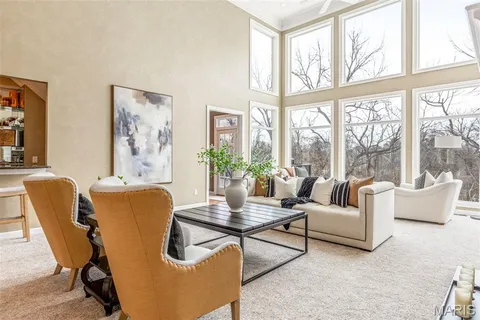 $1,690,000 | 1040 Greystone Manor Parkway, Chesterfield, MO 63005