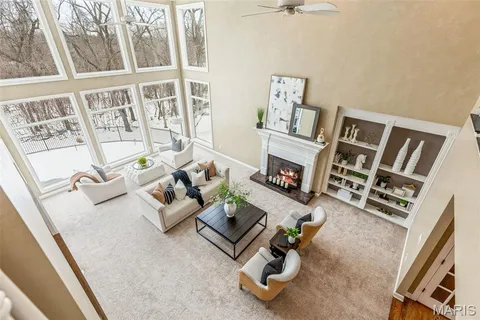 $1,690,000 | 1040 Greystone Manor Parkway, Chesterfield, MO 63005