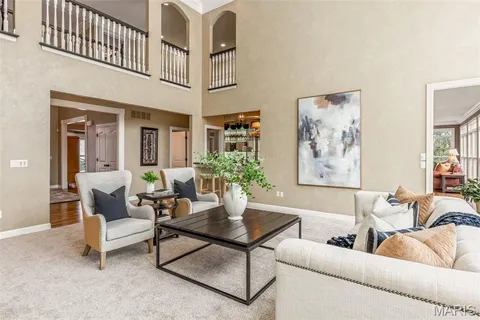 $1,690,000 | 1040 Greystone Manor Parkway, Chesterfield, MO 63005