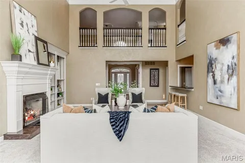 $1,690,000 | 1040 Greystone Manor Parkway, Chesterfield, MO 63005