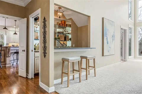 $1,690,000 | 1040 Greystone Manor Parkway, Chesterfield, MO 63005