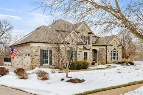 $1,690,000 | 1040 Greystone Manor Parkway, Chesterfield, MO 63005