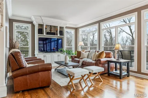 $1,690,000 | 1040 Greystone Manor Parkway, Chesterfield, MO 63005