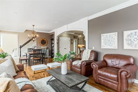 $1,690,000 | 1040 Greystone Manor Parkway, Chesterfield, MO 63005