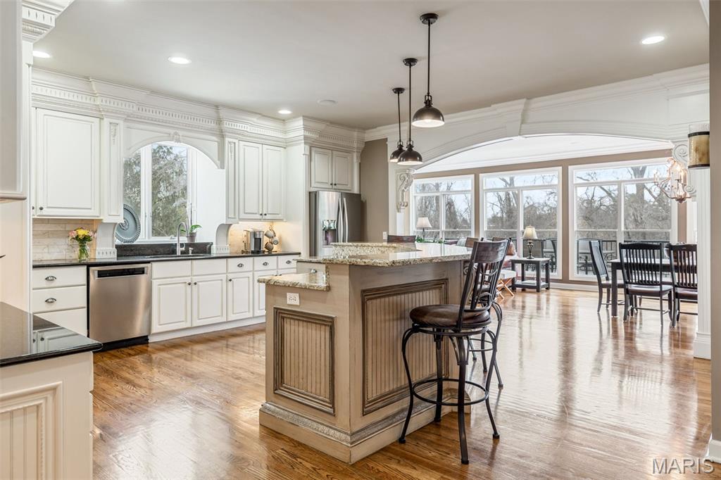 1040 Greystone Manor Parkway Chesterfield, MO 63005 - Photo 27 of 79