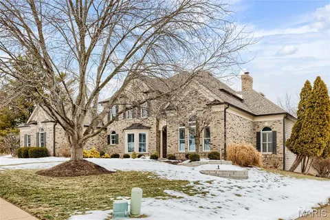 $1,690,000 | 1040 Greystone Manor Parkway, Chesterfield, MO 63005