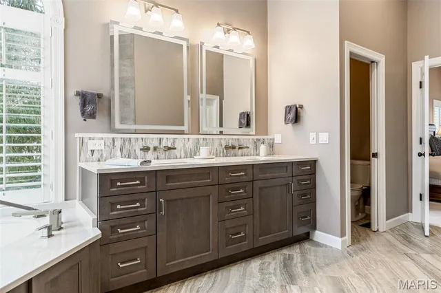 $1,690,000 | 1040 Greystone Manor Parkway, Chesterfield, MO 63005