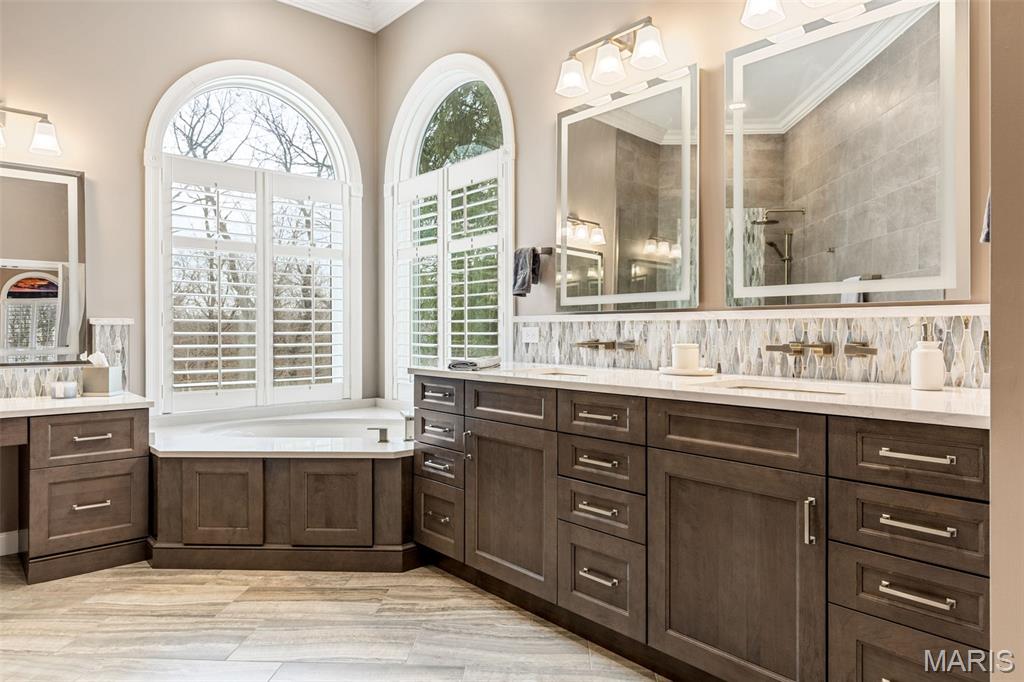 1040 Greystone Manor Parkway Chesterfield, MO 63005 - Photo 40 of 79