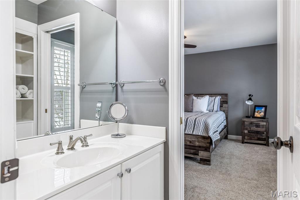 1040 Greystone Manor Parkway Chesterfield, MO 63005 - Photo 53 of 79