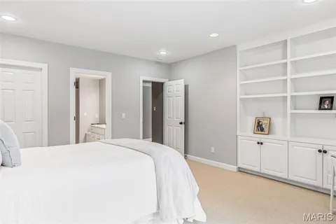 $1,690,000 | 1040 Greystone Manor Parkway, Chesterfield, MO 63005