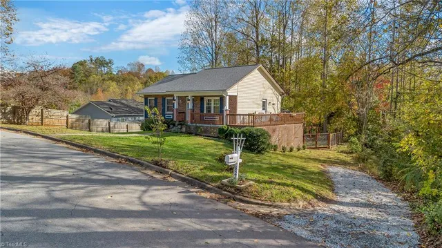 $210,000 | 823 Queens Street Northwest, Lenoir, NC 28645