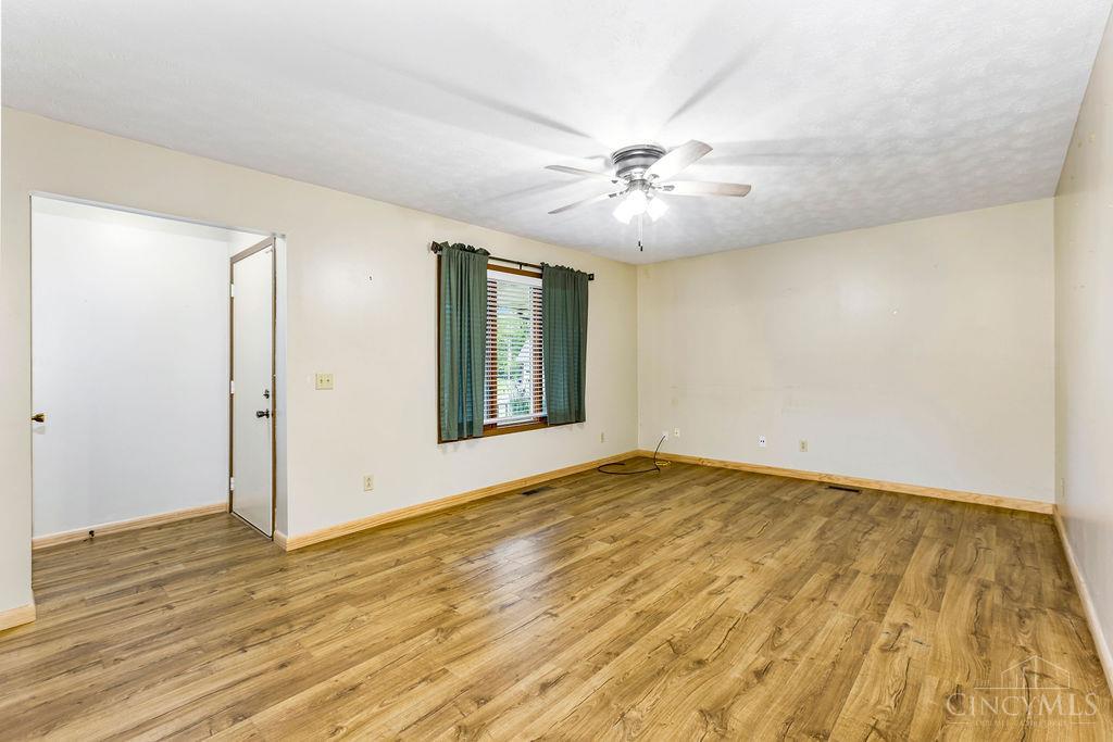 1143 Derby Road Springfield, OH 45503 - Photo 2 of 21