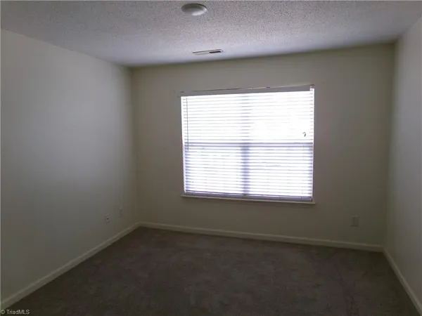 $1,695 | 211 Malamute Lane, Greensboro, NC 27407