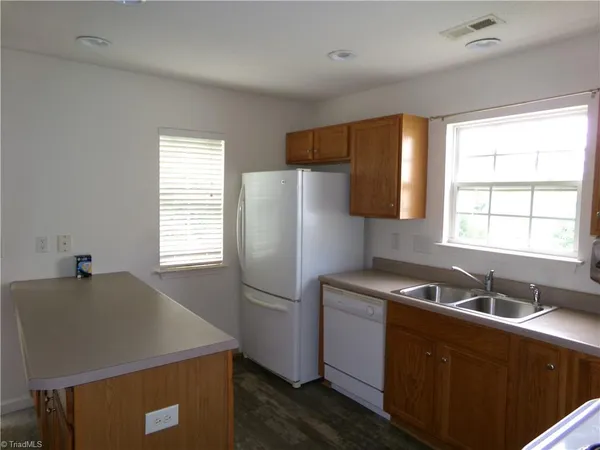 $1,695 | 211 Malamute Lane, Greensboro, NC 27407