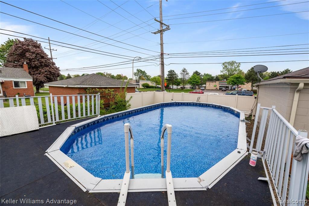 8818 Merriman Road Livonia, MI 48150 - Photo 28 of 39