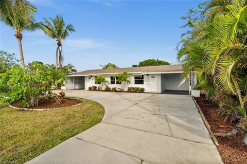 $999,000 | 781 101st Avenue North, Naples, FL 34108