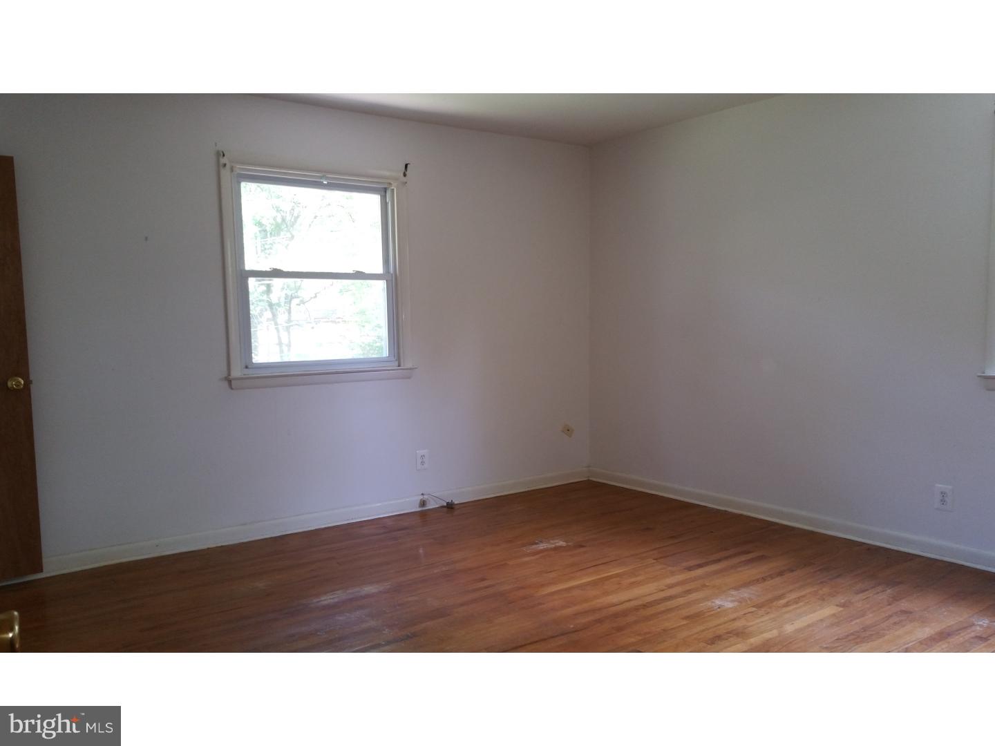 665 Linton Road Huntingdon Valley, PA 19006 - Photo 5 of 17