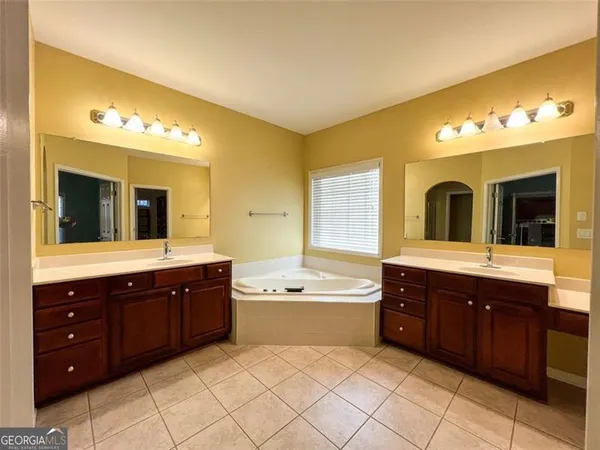$549,999 | 2879 Heritage Oaks Circle, Dacula, GA 30019