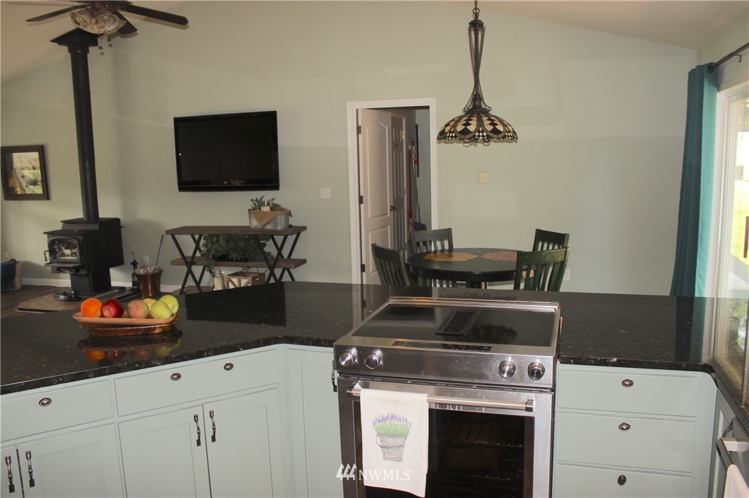 7436 Creekside Lane Southwest Rochester, WA 98579 - Photo 12 of 39