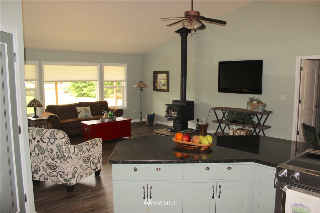 7436 Creekside Lane Southwest Rochester, WA 98579 - Photo 13 of 39