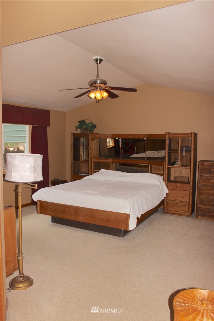 7436 Creekside Lane Southwest Rochester, WA 98579 - Photo 15 of 39