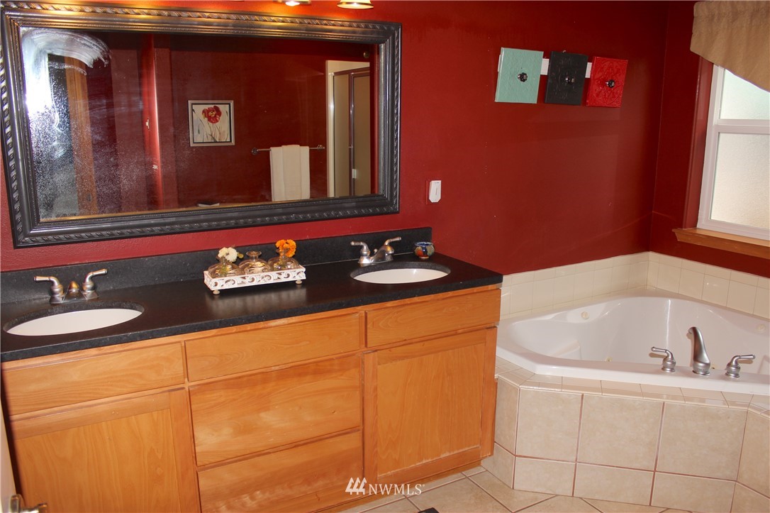 7436 Creekside Lane Southwest Rochester, WA 98579 - Photo 18 of 39